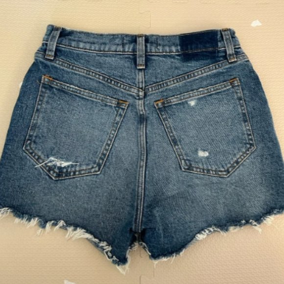 Short High Rise - Picture 2 of 2